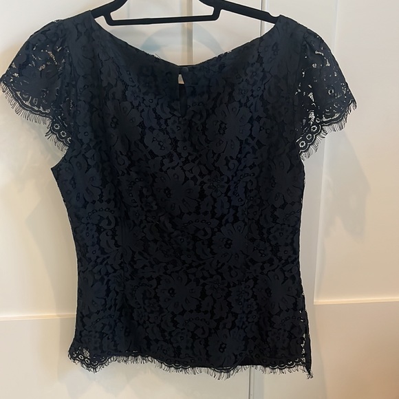 Lace short sleeve short sleeve side zip keyhole shirt - Picture 3 of 5